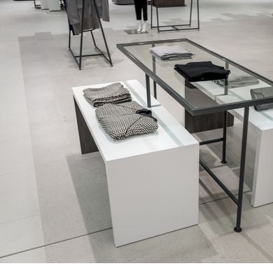 Display Tables and Plinths